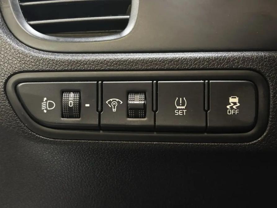 Kia Rio IV Саратов  - изображение 11