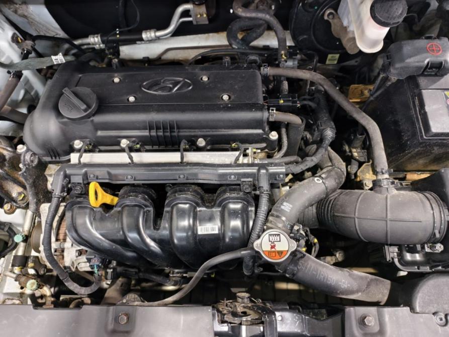 Hyundai Solaris I Курск  - изображение 19