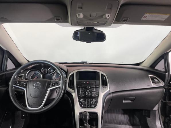 Opel Astra J Рестайлинг с пробегом 2011 года, цена 765 000 рублей, 242007 км, хэтчбек, Автокод Объявления