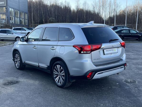 Mitsubishi Outlander III Рестайлинг 3 с пробегом 2021 года, цена 2 849 000 рублей, 88000 км, внедорожник, Автокод Объявления