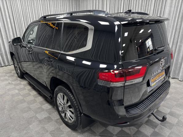 Toyota Land Cruiser 300 Series с пробегом 2022 года, цена 10 370 000 рублей, 64826 км, внедорожник, Автокод Объявления