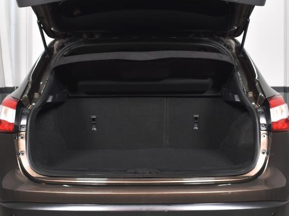 Nissan Qashqai II с пробегом 2015 года, цена 1 264 995 рублей, 106111 км, внедорожник, Автокод Объявления