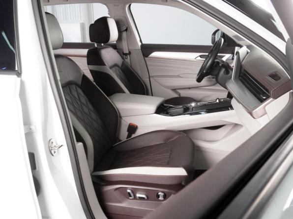 Volkswagen Tavendor I с пробегом 2023 года, цена 5 039 000 рублей, 52421 км, внедорожник, Автокод Объявления