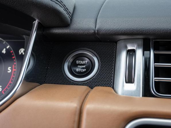 Land Rover Range Rover IV Рестайлинг с пробегом 2018 года, цена 5 088 000 рублей, 155522 км, внедорожник, Автокод Объявления