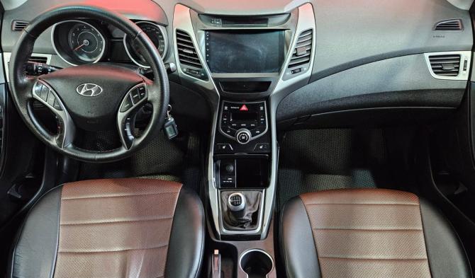 Hyundai Elantra V (MD) Рестайлинг с пробегом 2015 года, цена 1 099 000 рублей, 198659 км, седан, Автокод Объявления