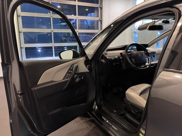 Citroen C4 SpaceTourer I с пробегом 2018 года, цена 1 675 000 рублей, 195912 км, компактвэн, Автокод Объявления