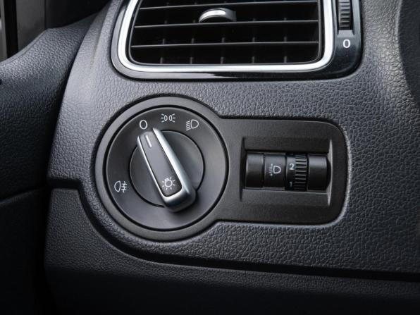 Volkswagen Polo V Рестайлинг с пробегом 2017 года, цена 1 199 000 рублей, 184174 км, седан, Автокод Объявления