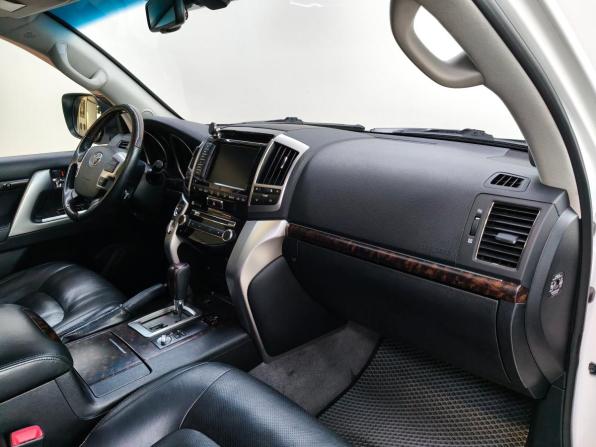 Toyota Land Cruiser 200 Series Рестайлинг 1 с пробегом 2014 года, цена 4 100 000 рублей, 230529 км, внедорожник, Автокод Объявления