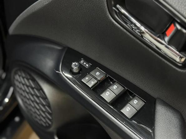 Toyota Prius IV (XW50) с пробегом 2016 года, цена 1 787 000 рублей, 115000 км, лифтбек, Автокод Объявления