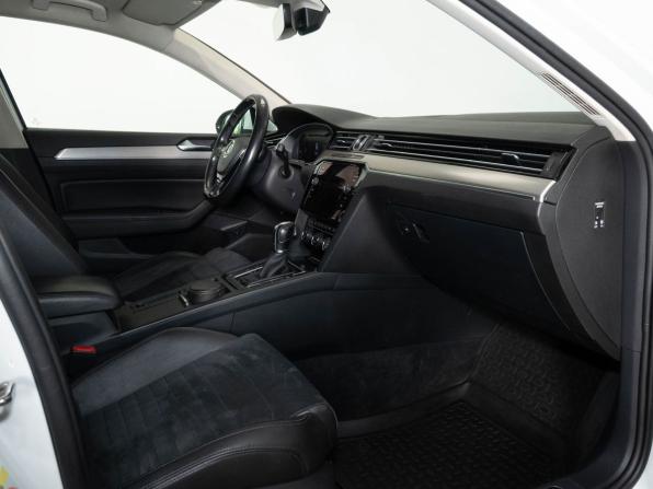 Volkswagen Passat B8 с пробегом 2017 года, цена 1 780 000 рублей, 201375 км, седан, Автокод Объявления