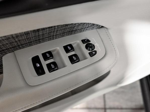 Volvo V60 Cross Country II с пробегом 2020 года, цена 4 000 000 рублей, 110887 км, универсал, Автокод Объявления