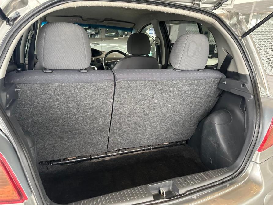 Toyota Vitz I (P10) Новосибирск  - изображение 13