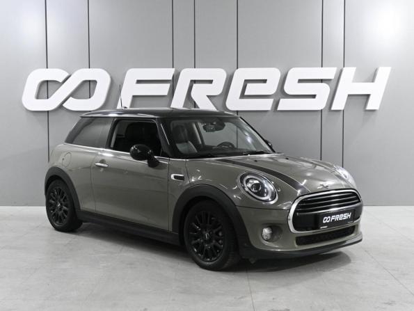 Mini Hatch III (F55/F56) Рестайлинг с пробегом 2019 года, цена 1 999 000 рублей, 109065 км, хэтчбек, Автокод Объявления