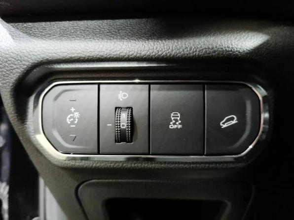 Haval Jolion I Рестайлинг с пробегом 2023 года, цена 2 080 000 рублей, 26965 км, внедорожник, Автокод Объявления