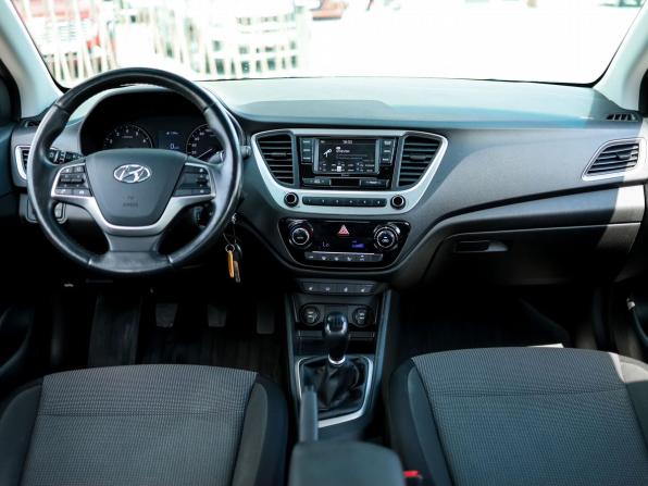 Hyundai Solaris II с пробегом 2018 года, цена 1 399 000 рублей, 106467 км, седан, Автокод Объявления