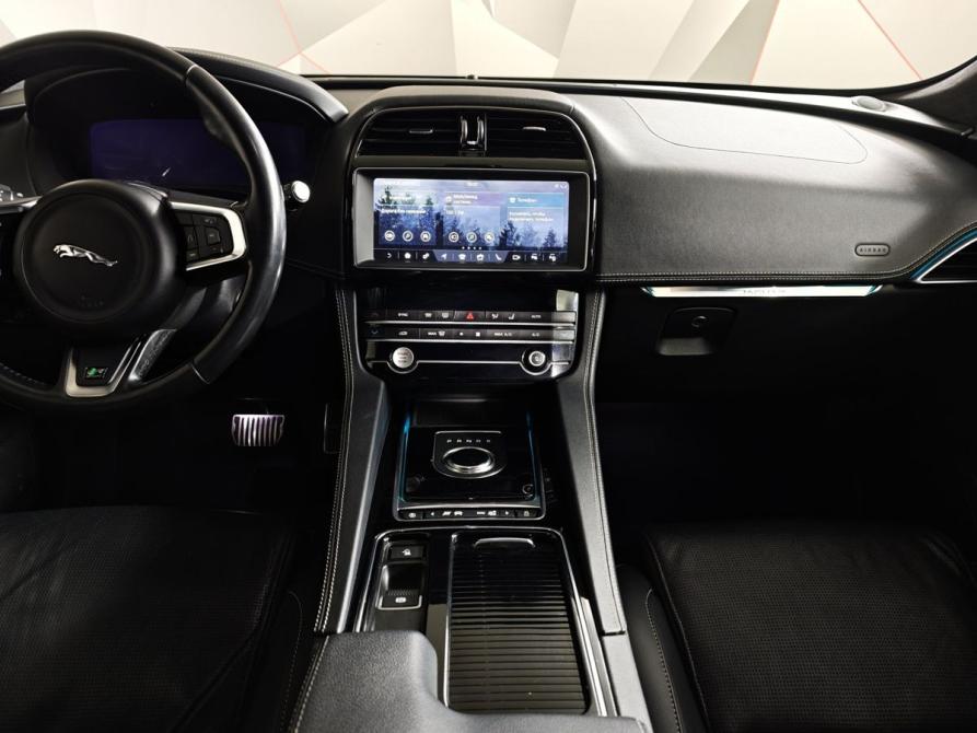Jaguar F-Pace I Москва  - изображение 15
