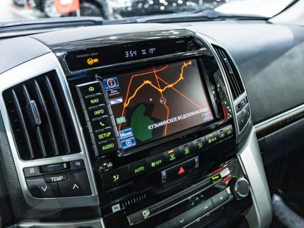 Toyota Land Cruiser 200 Series Рестайлинг 1 с пробегом 2012 года, цена 3 800 000 рублей, 203808 км, внедорожник, Автокод Объявления