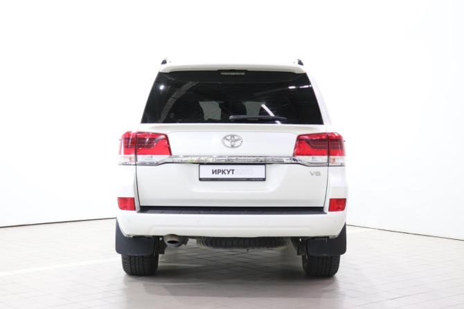 Toyota Land Cruiser 200 Series Рестайлинг 2 с пробегом 2015 года, цена 4 980 000 рублей, 244677 км, внедорожник, Автокод Объявления