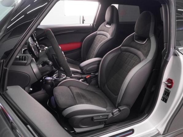 Mini Hatch III (F55/F56) Рестайлинг 2 с пробегом 2021 года, цена 4 665 000 рублей, 2459 км, хэтчбек, Автокод Объявления