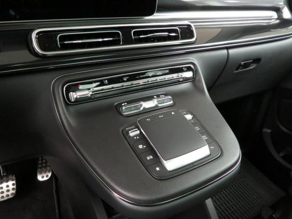 Mercedes-Benz V-Класс III (W447) Рестайлинг 2 с пробегом 2024 года, цена 9 850 000 рублей, 19800 км, минивэн, Автокод Объявления