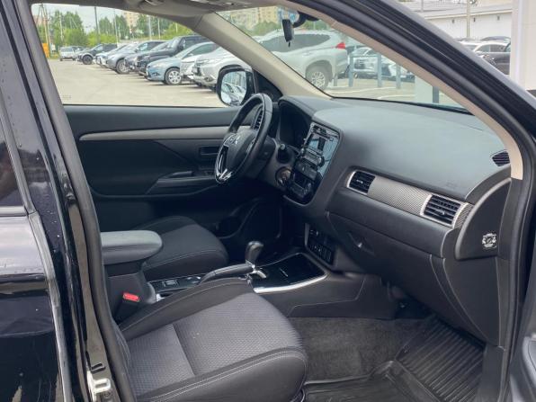 Mitsubishi Outlander III Рестайлинг 2 с пробегом 2018 года, цена 1 870 000 рублей, 100915 км, внедорожник, Автокод Объявления