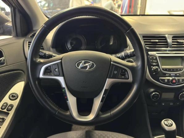 Hyundai Solaris I с пробегом 2012 года, цена 880 000 рублей, 144000 км, хэтчбек, Автокод Объявления