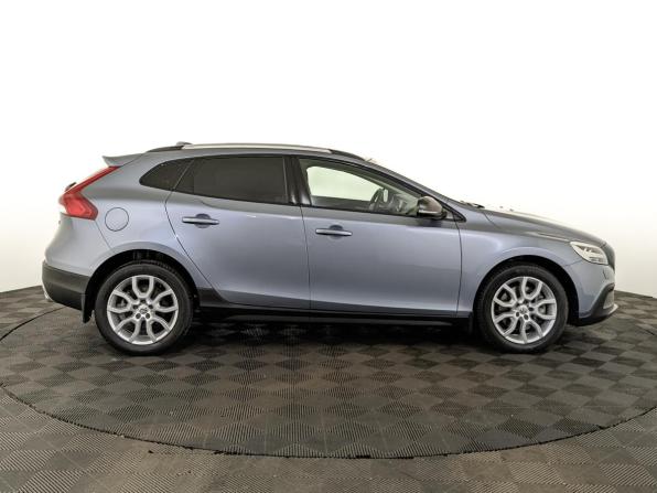 Volvo V40 II Рестайлинг с пробегом 2019 года, цена 2 260 000 рублей, 28752 км, хэтчбек, Автокод Объявления