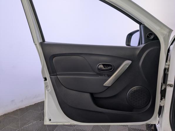 Renault Logan II Рестайлинг с пробегом 2019 года, цена 1 150 000 рублей, 84631 км, седан, Автокод Объявления
