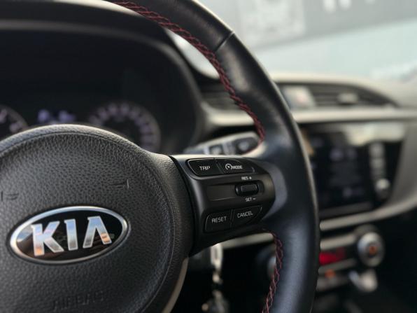 Kia Rio IV Рестайлинг с пробегом 2020 года, цена 1 649 000 рублей, 76983 км, седан, Автокод Объявления