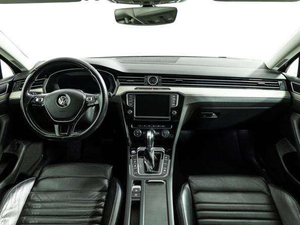 Volkswagen Passat B8 с пробегом 2017 года, цена 1 649 700 рублей, 181674 км, седан, Автокод Объявления