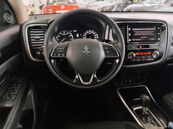 Mitsubishi Outlander III Рестайлинг 3 с пробегом 2018 года, цена 1 950 000 рублей, 94469 км, внедорожник, Автокод Объявления