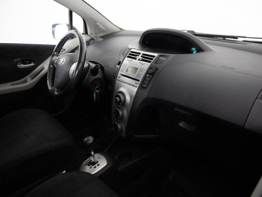 Toyota Yaris II Санкт-Петербург  - изображение 11