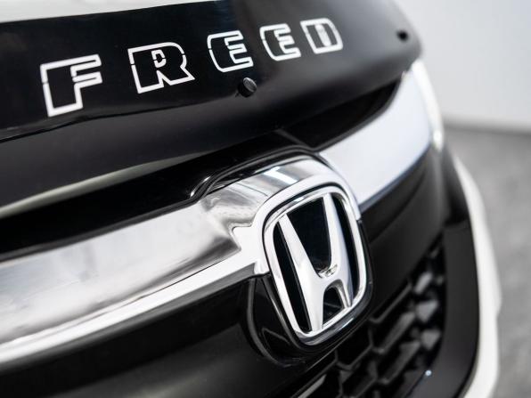 Honda Freed II Рестайлинг с пробегом 2021 года, цена 1 700 000 рублей, 71799 км, компактвэн, Автокод Объявления