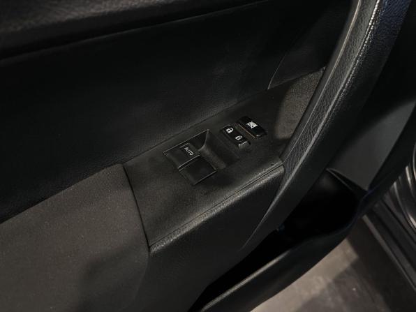 Toyota Corolla XI (E160 E170 E180) с пробегом 2013 года, цена 926 000 рублей, 237480 км, седан, Автокод Объявления