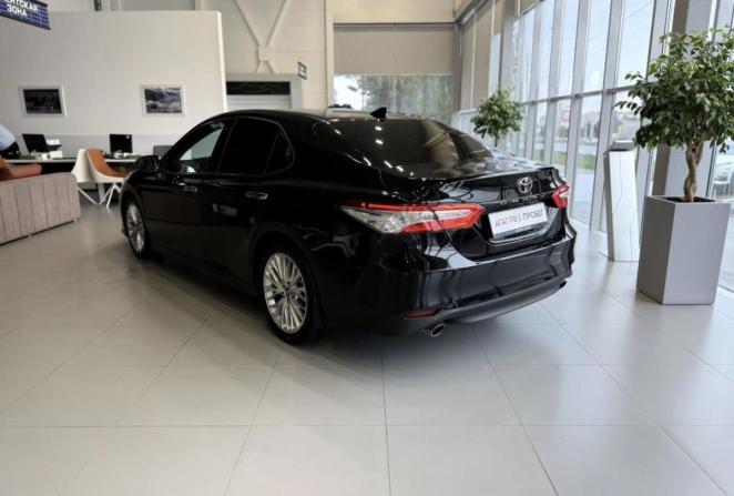 Toyota Camry VII (XV50) Рестайлинг 2 с пробегом 2018 года, цена 2 850 000 рублей, 103500 км, седан, Автокод Объявления