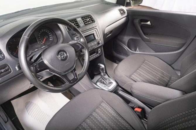 Volkswagen Polo V Рестайлинг с пробегом 2018 года, цена 1 269 000 рублей, 120000 км, седан, Автокод Объявления