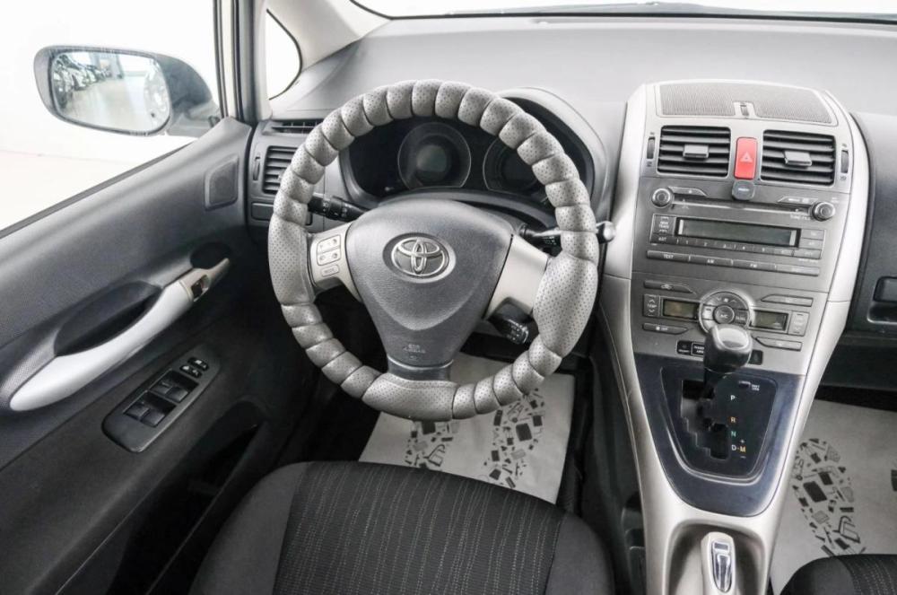 Toyota Auris I Красноярск  - изображение 10