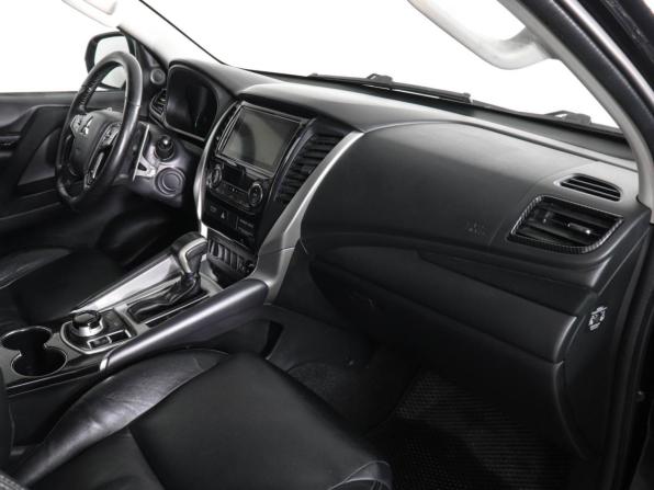 Mitsubishi Pajero Sport III с пробегом 2018 года, цена 2 690 000 рублей, 170350 км, внедорожник, Автокод Объявления