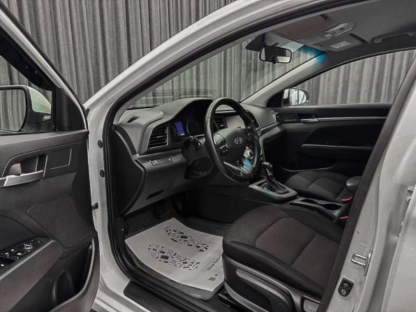 Hyundai Elantra VI (AD) Рестайлинг с пробегом 2019 года, цена 1 299 000 рублей, 132450 км, седан, Автокод Объявления