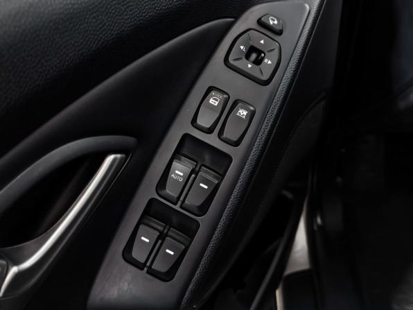 Hyundai ix35 I с пробегом 2012 года, цена 890 000 рублей, 256581 км, внедорожник, Автокод Объявления