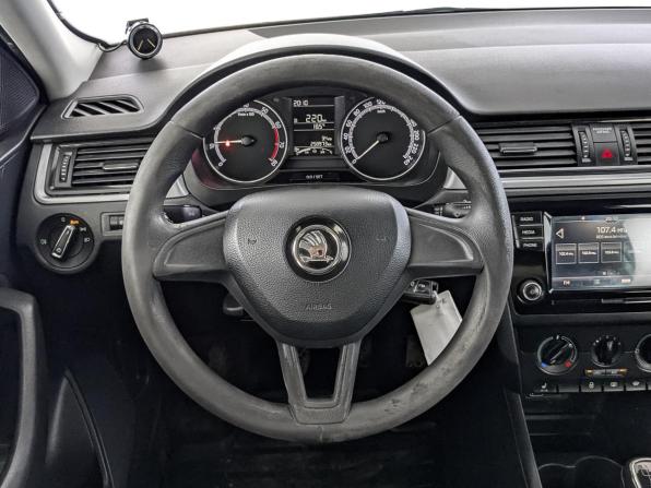 Skoda Rapid I Рестайлинг с пробегом 2019 года, цена 755 000 рублей, 258967 км, лифтбек, Автокод Объявления