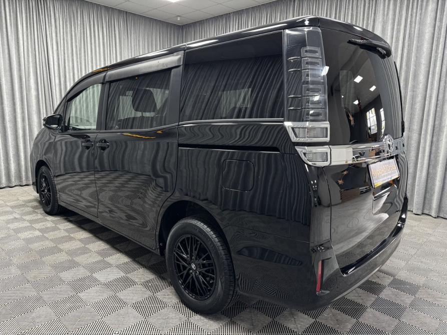 Toyota Voxy III (R80) Рестайлинг Стерлитамак  - изображение 10