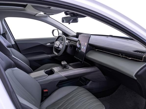 Changan Lamore с пробегом 2023 года, цена 1 755 000 рублей, 61939 км, седан, Автокод Объявления