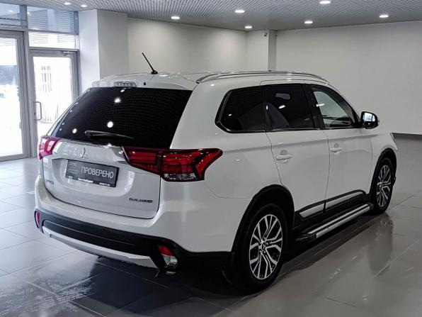 Mitsubishi Outlander III Рестайлинг 2 с пробегом 2016 года, цена 1 460 000 рублей, 176225 км, внедорожник, Автокод Объявления