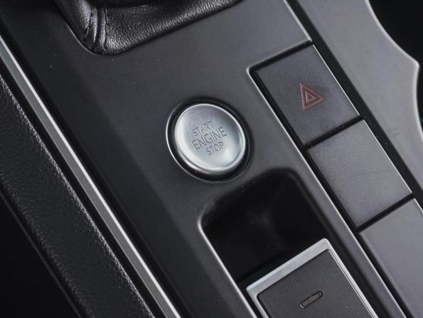 Volkswagen Touareg III с пробегом 2018 года, цена 4 949 000 рублей, 103093 км, внедорожник, Автокод Объявления