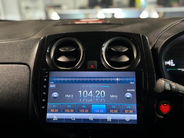 Nissan Note II Рестайлинг с пробегом 2017 года, цена 975 000 рублей, 132583 км, хэтчбек, Автокод Объявления