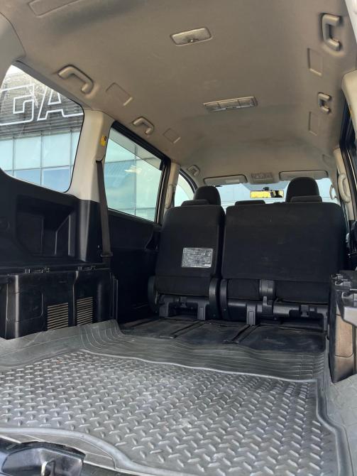 Toyota Voxy II (R70) Омск  - изображение 12