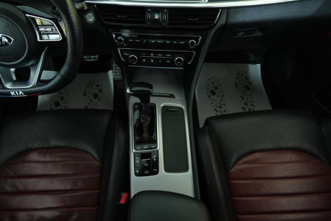 Kia Optima IV Рестайлинг с пробегом 2018 года, цена 2 349 000 рублей, 98000 км, седан, Автокод Объявления
