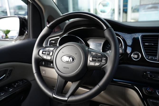 Kia Carnival III с пробегом 2018 года, цена 2 985 000 рублей, 138750 км, минивэн, Автокод Объявления