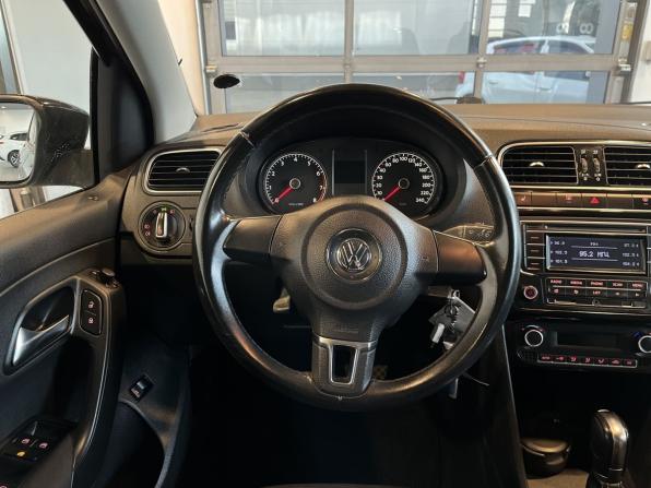 Volkswagen Polo V с пробегом 2014 года, цена 850 000 рублей, 98844 км, седан, Автокод Объявления